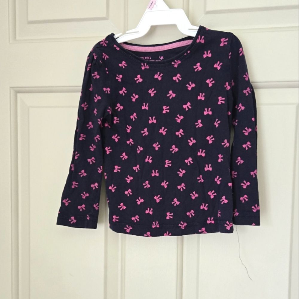3/$10 Young Dimensions Long Sleeve T-shirt Size 2-3 Years